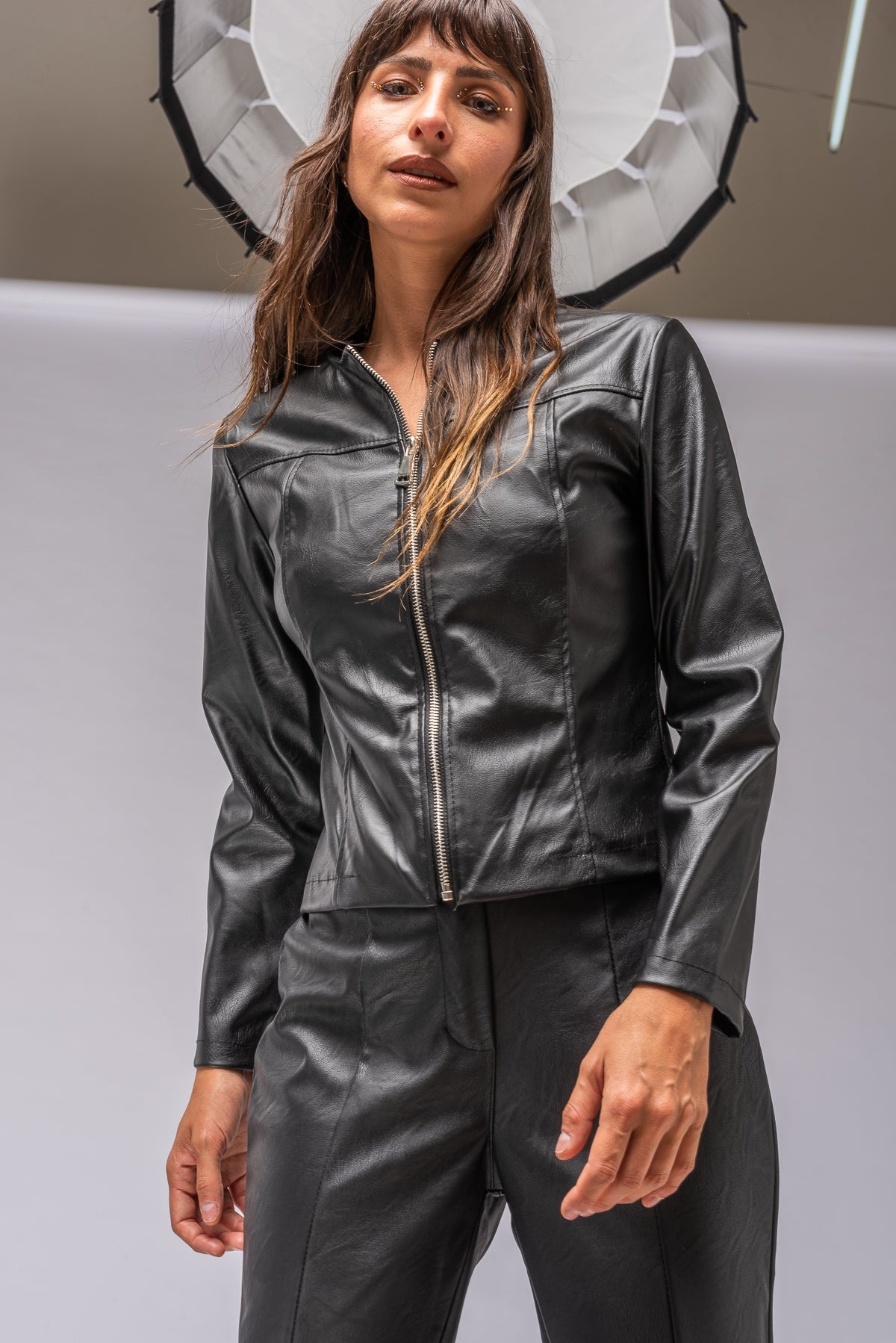 Chaqueta Eco Cuero Moré - Negra - Viviana Méndez