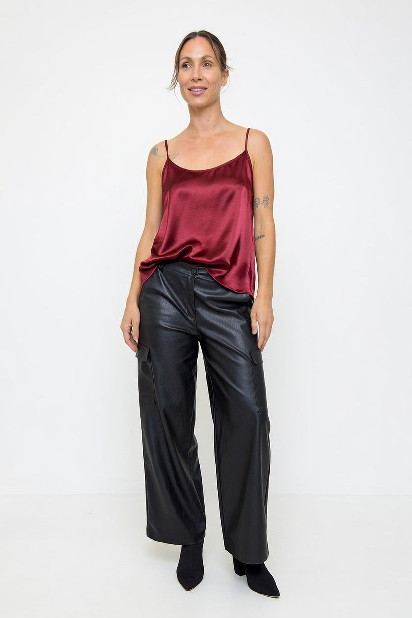 Pantalón Cargo Motomami Negro - Frente