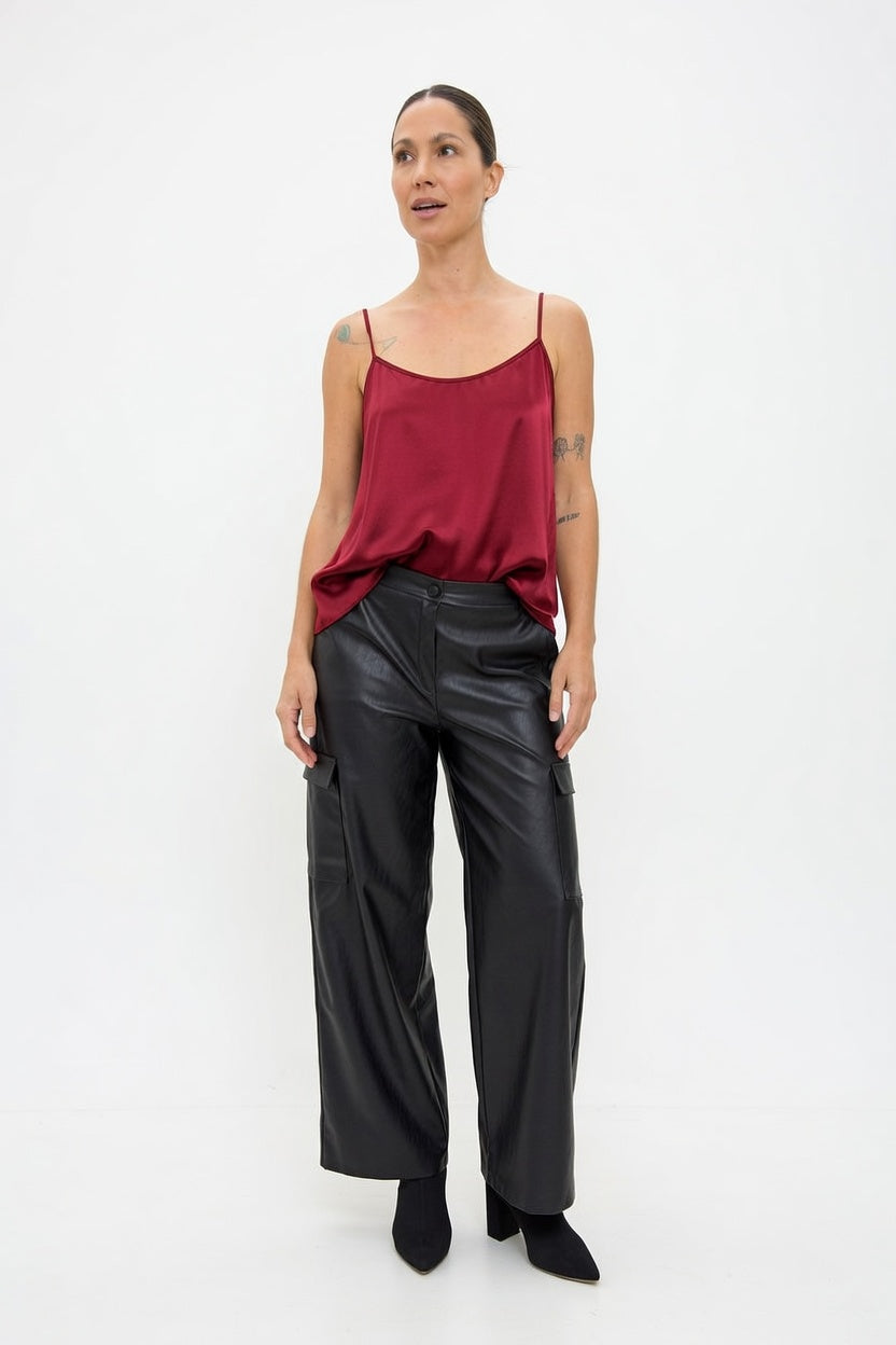 Pantalón Cargo Motomami Negro - Frente