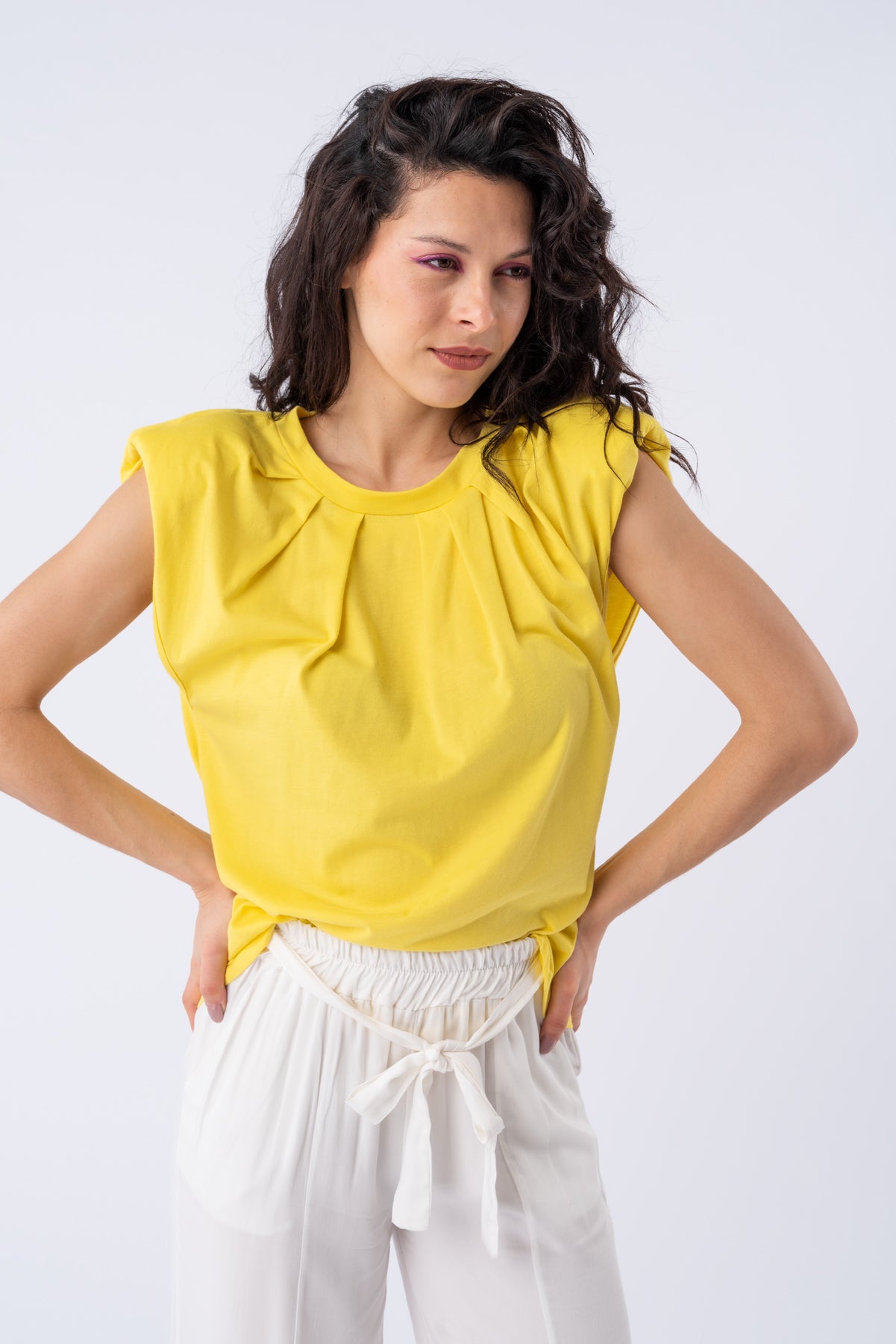 Remera Plisse - Amarilla | Blusas, Camisas y Remeras | Viviana Méndez - Remera Plisse Amarilla - Viviana Méndez